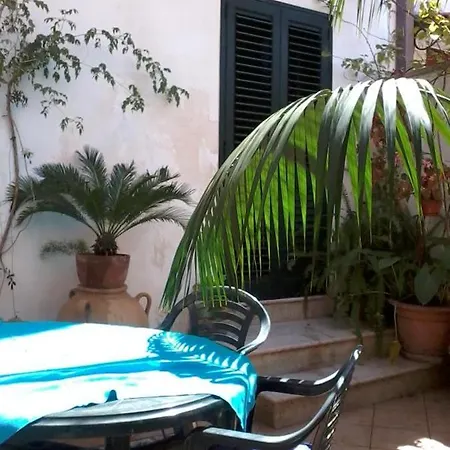 3 Bedrooms House At 400 M Away From The With Furnished Terrace * Otranto